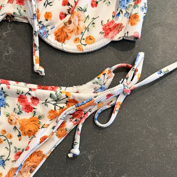 Floral Bikini Set - Picture 3 of 6